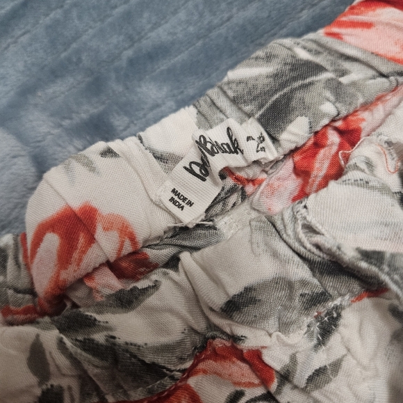 Daybreak Casual Floral Shorts! - Picture 3 of 6